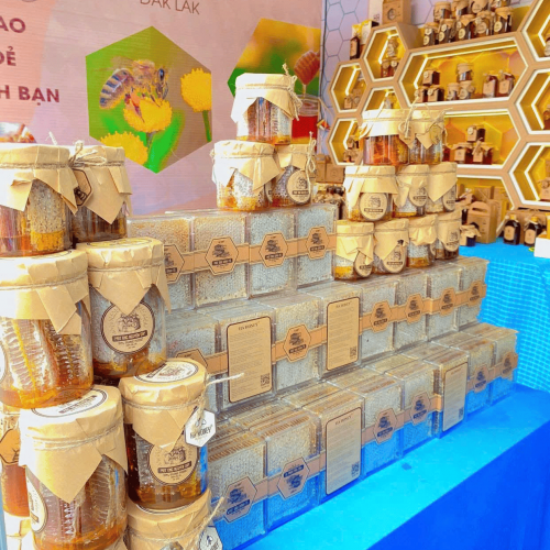 Mật ong bánh tổ